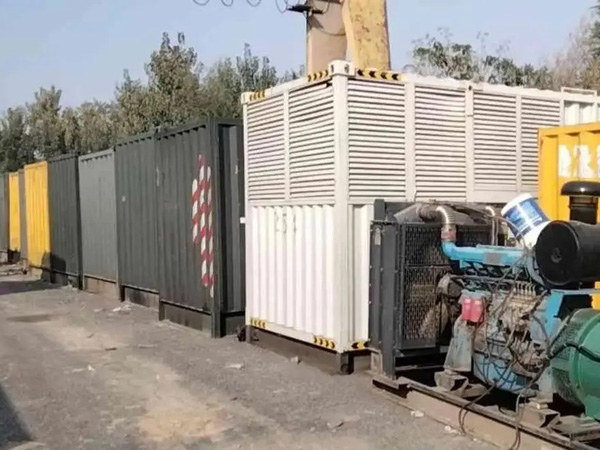 桥西200KW柴油发电机机组每小时油耗是多少？
